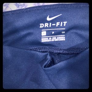 Womans Nike Leggings